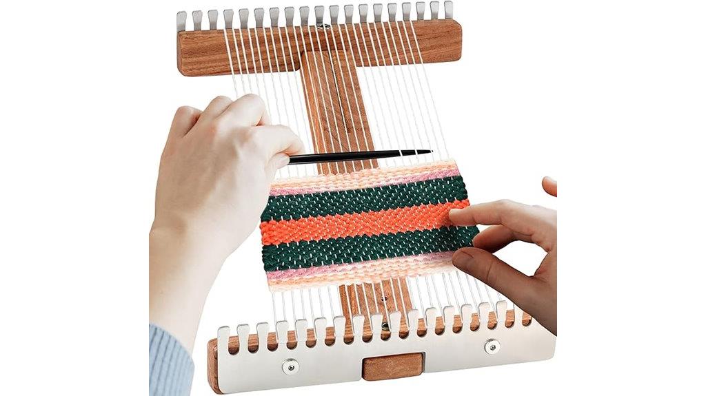 adjustable loom for weaving