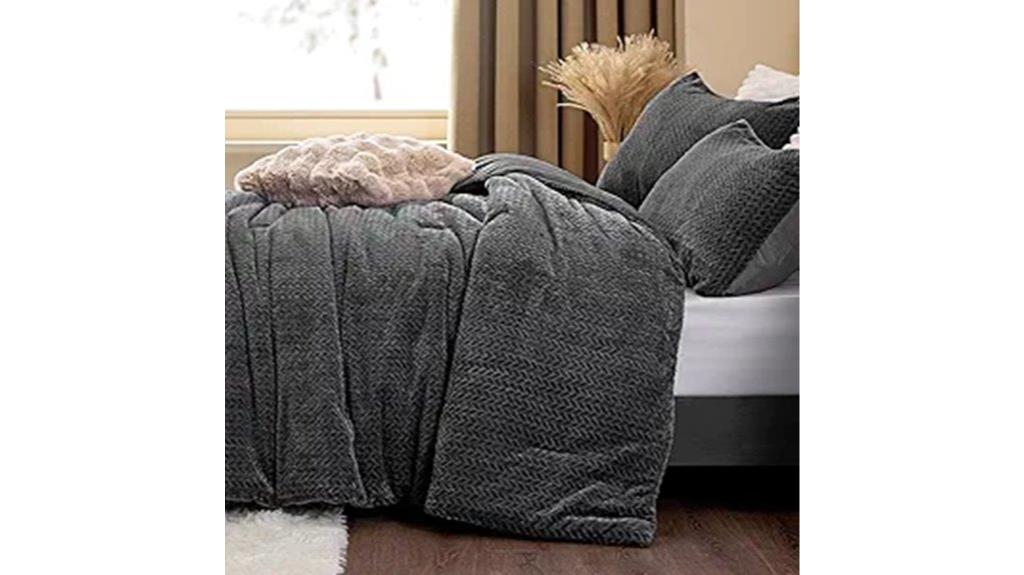 grey leaf plush bedding